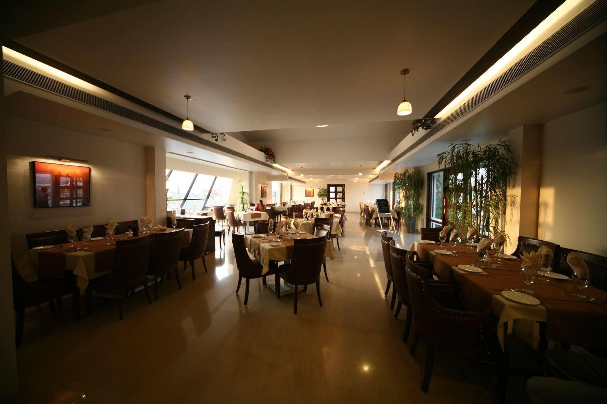 Sentosa Resorts Chinchvad Bagian luar foto