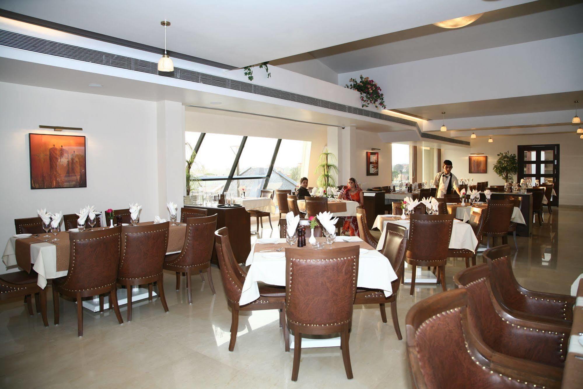 Sentosa Resorts Chinchvad Bagian luar foto