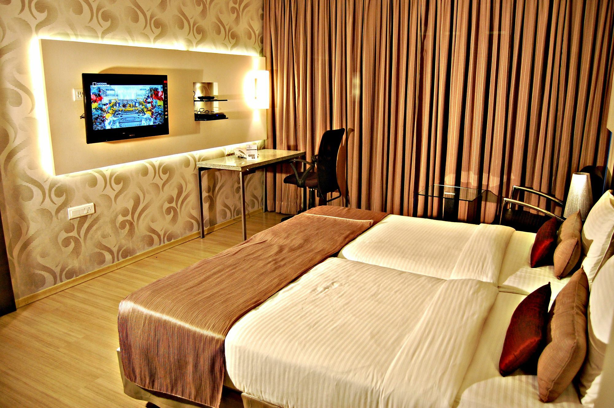 Sentosa Resorts Chinchvad Bagian luar foto